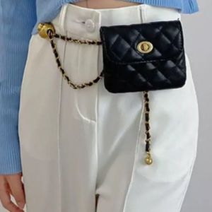 - Belt bag